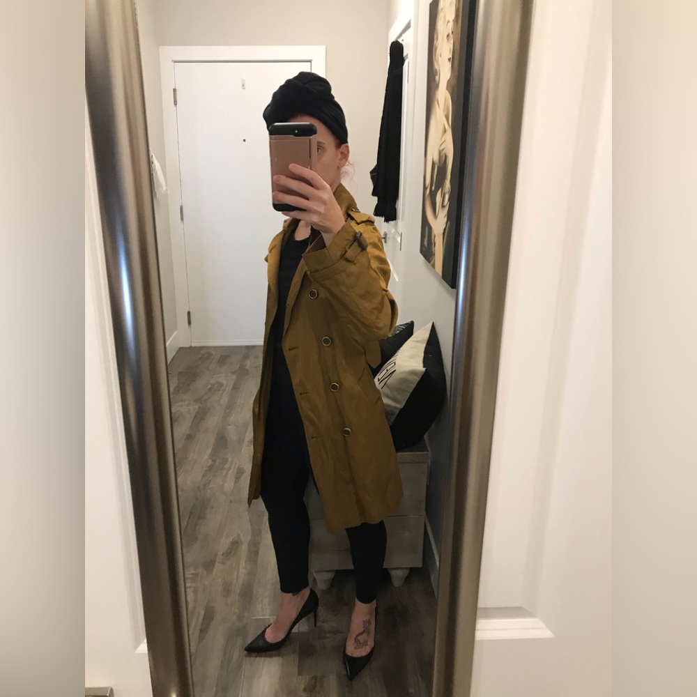 💥sold 💥BURBERRY Iridescent Trench Coat - (size US6) - Picture 3 of 17